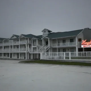 buatkan-saya-karakter-untuk-menjadi-tamu-di-game-horror-saya-tentang-motel-, on a plain white background, even lighting