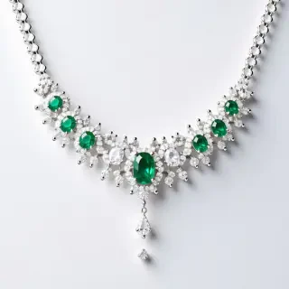 diamond and emerald necklace
